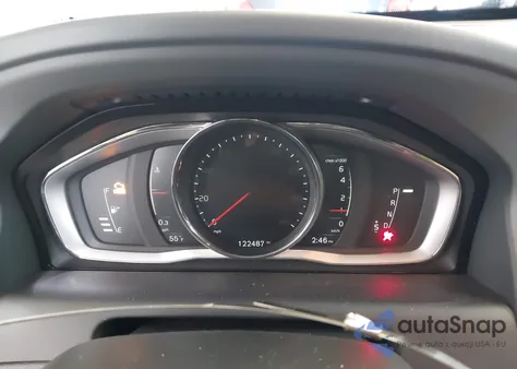 2017 Volvo Xc60 T5 Inscription z USA, uszkodzony, nr VIN YV440MRU2H2122564